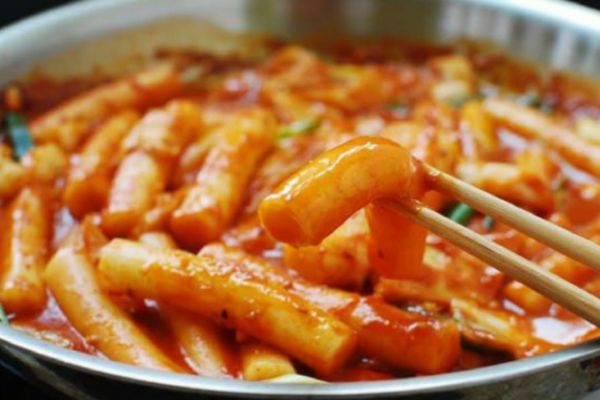 Nấu tokbokki